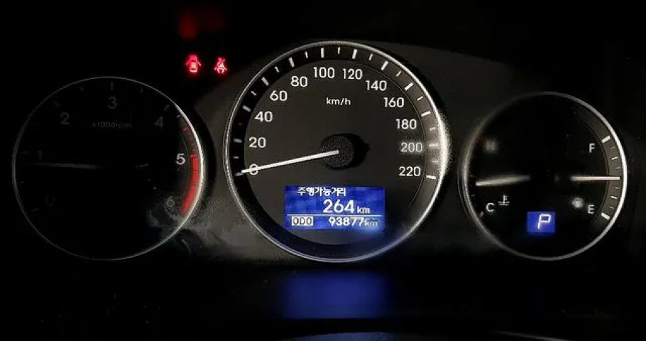 Hyundai Starex 