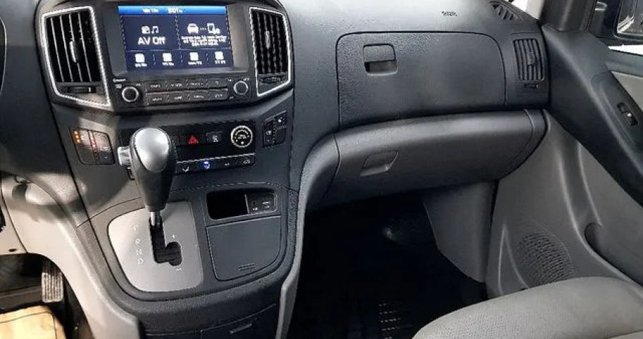 Hyundai Starex 