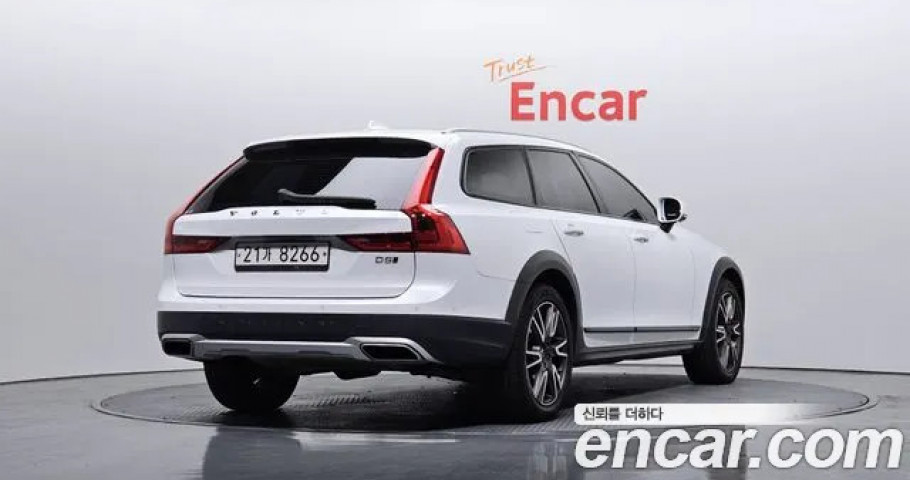 Volvo V90 