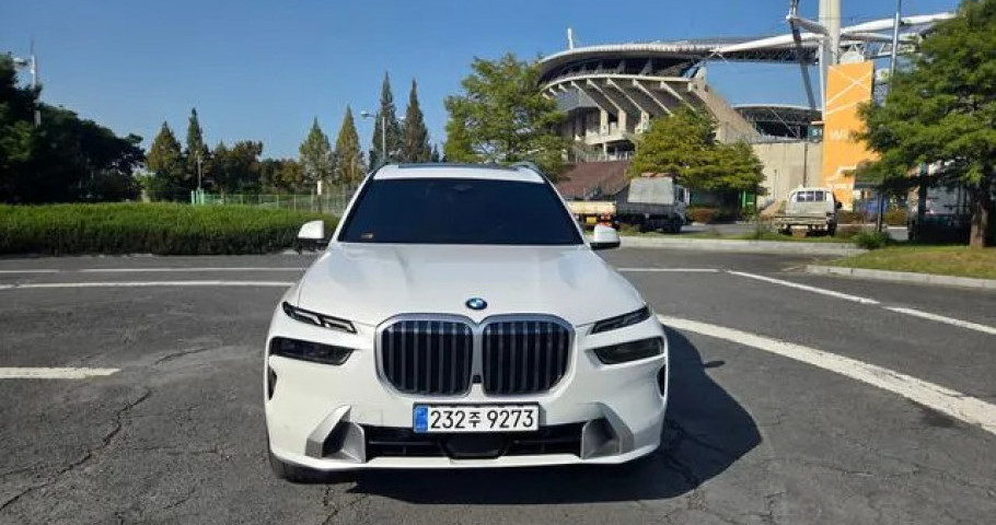 BMW X7 
