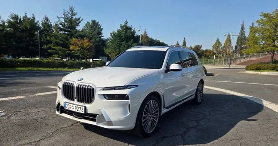 BMW X7 
