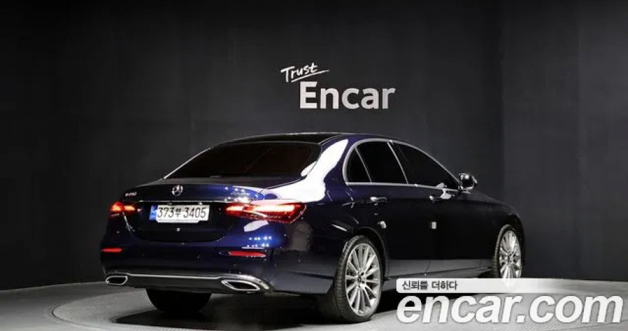 Mercedes-Benz E-Class 