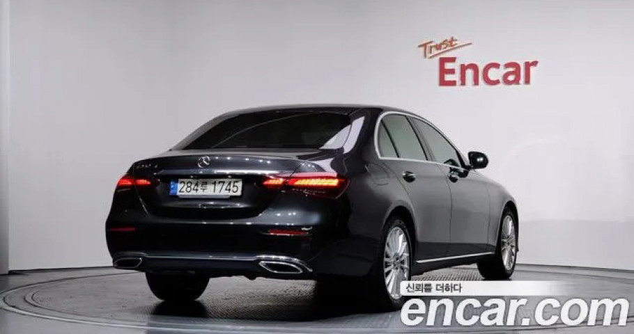 Mercedes-Benz E-Class 