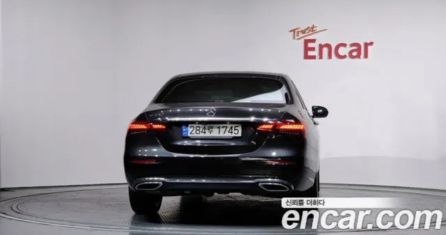 Mercedes-Benz E-Class 