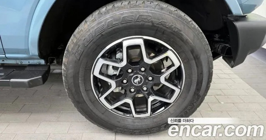 Ford Bronco 