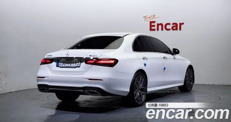 Mercedes-Benz E-Class 