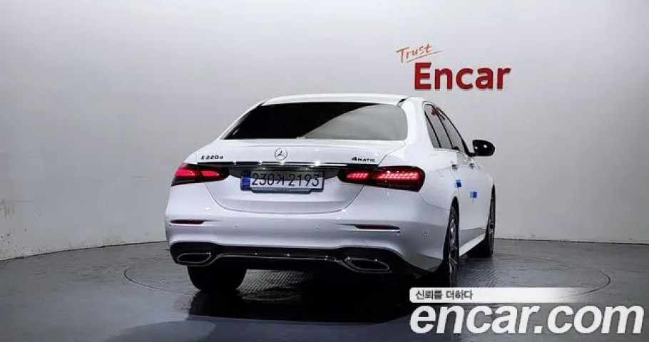 Mercedes-Benz E-Class 