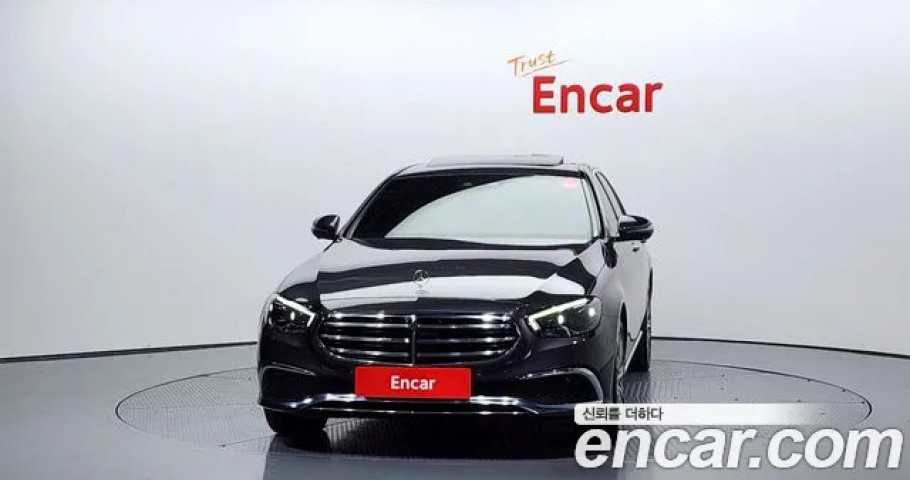 Mercedes-Benz E-Class 