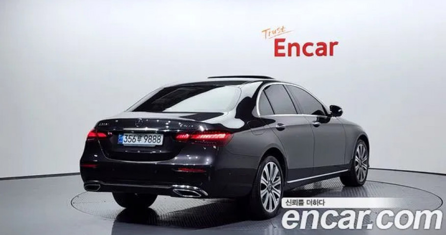 Mercedes-Benz E-Class 