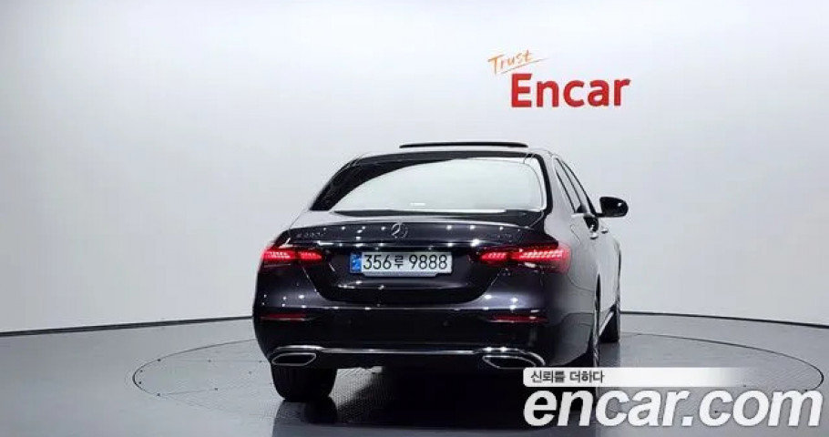 Mercedes-Benz E-Class 
