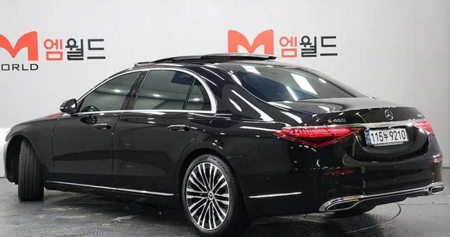 Mercedes-Benz S-Class 