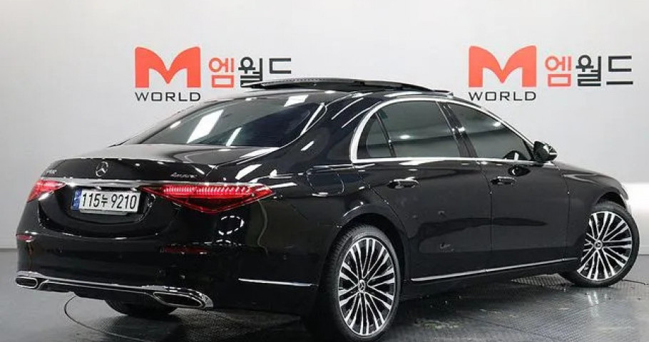 Mercedes-Benz S-Class 