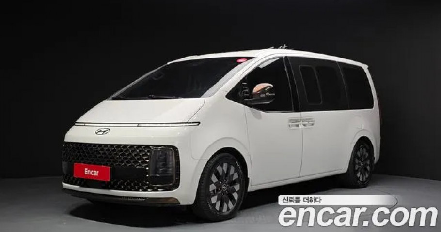 Hyundai Staria 
