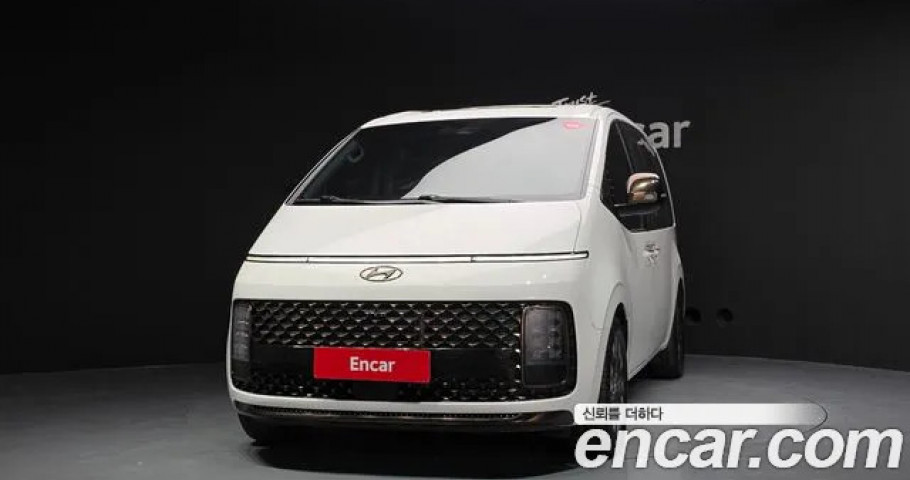 Hyundai Staria 