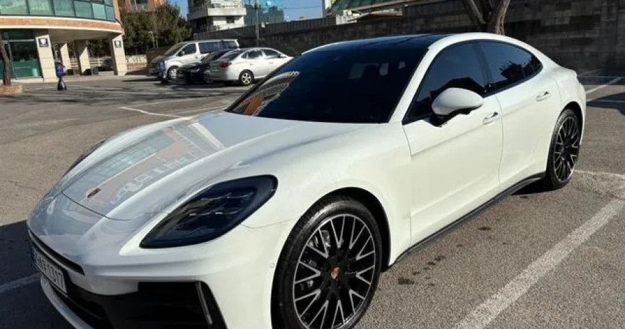 Porsche Panamera 