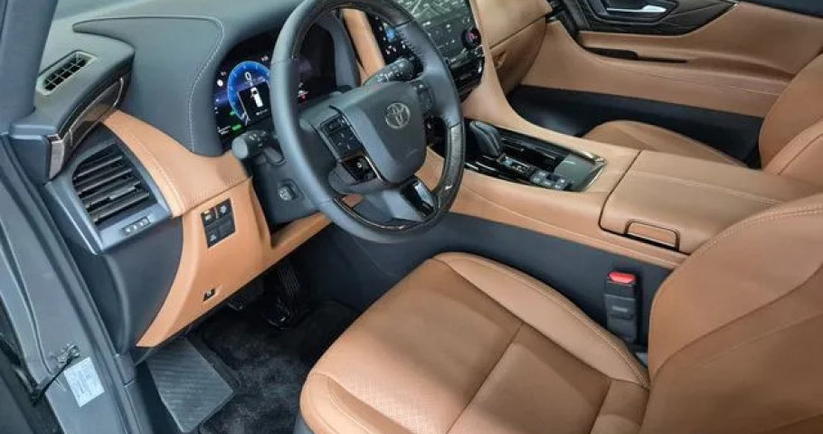 Toyota Alphard 