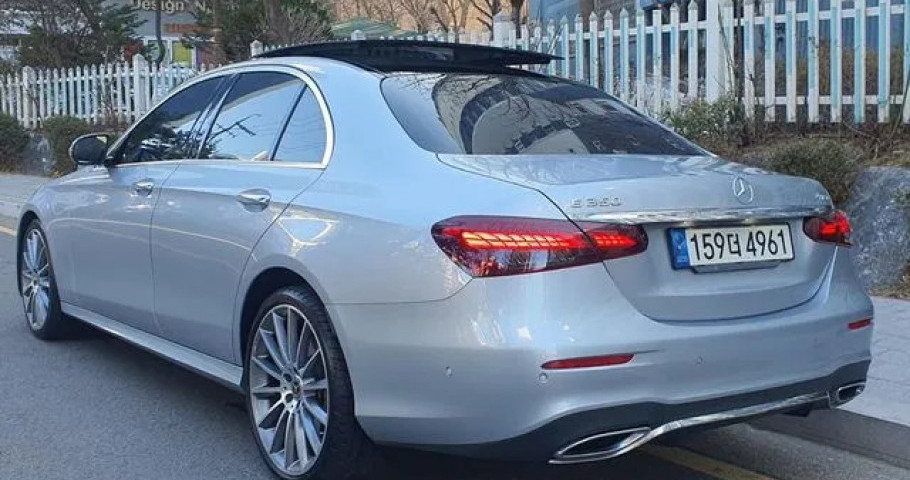 Mercedes-Benz E-Class 