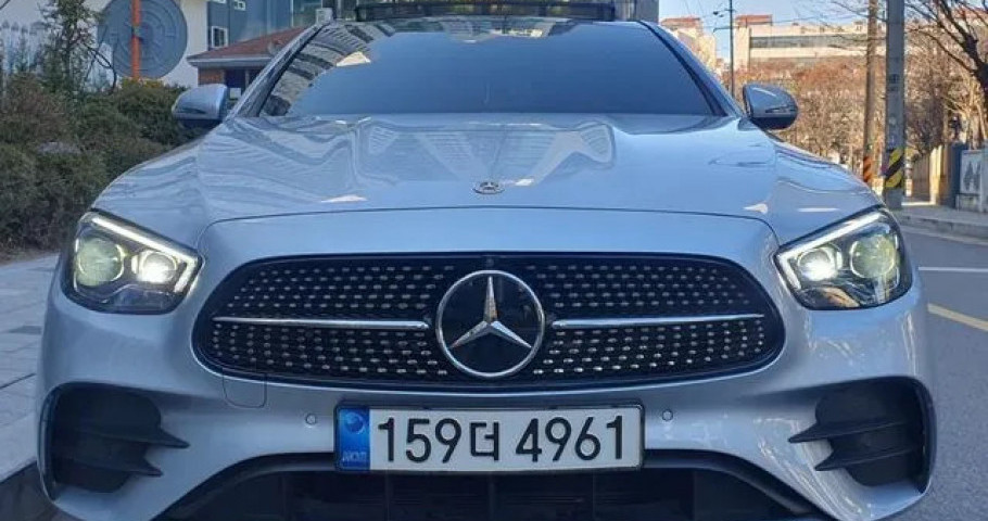 Mercedes-Benz E-Class 