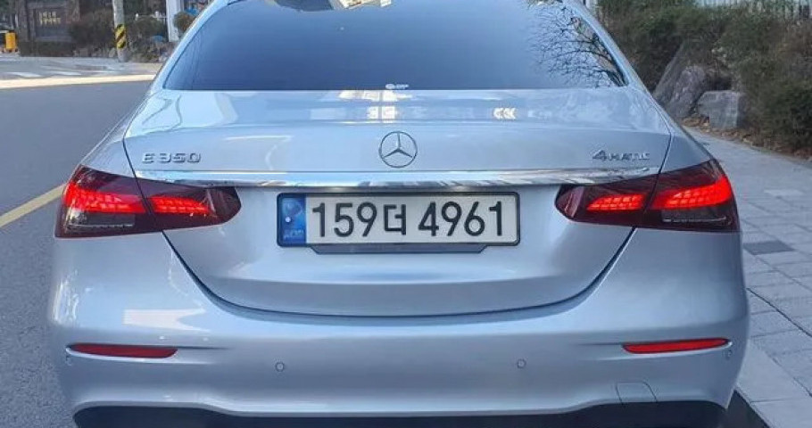 Mercedes-Benz E-Class 
