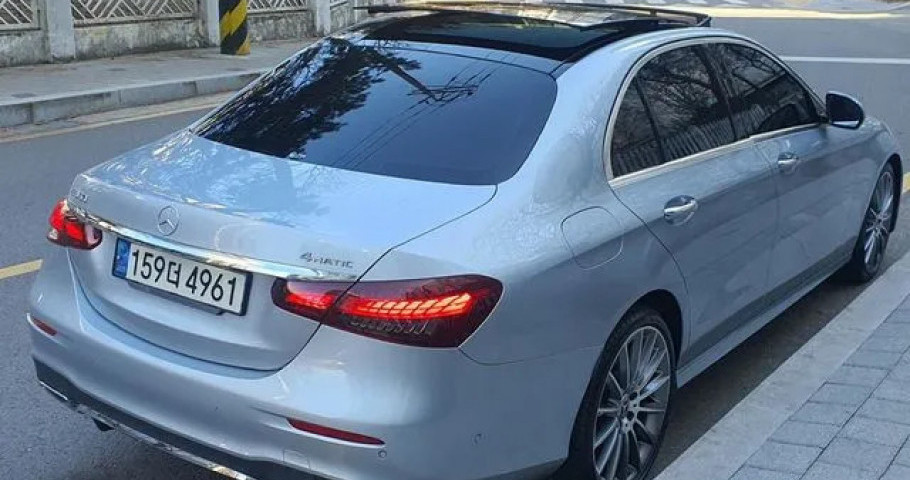 Mercedes-Benz E-Class 