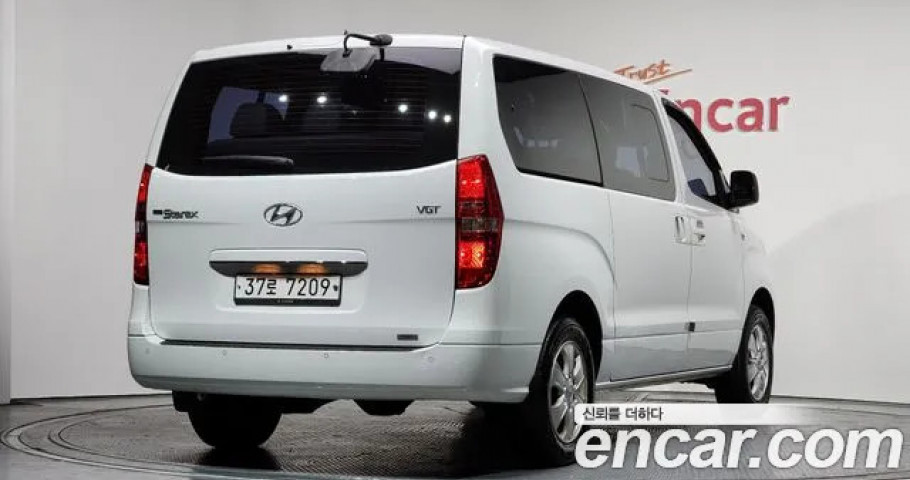 Hyundai Starex 