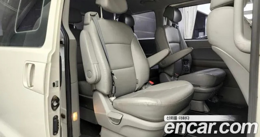 Hyundai Starex 