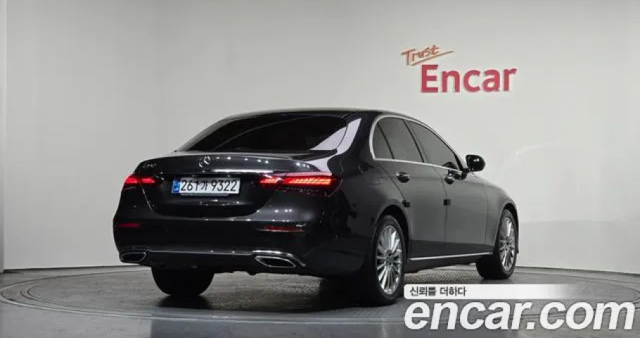 Mercedes-Benz E-Class 