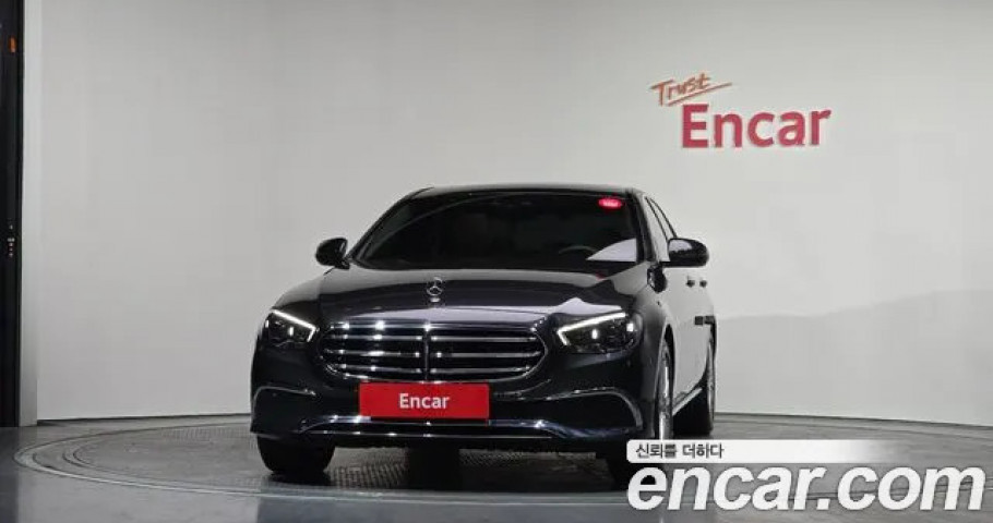 Mercedes-Benz E-Class 