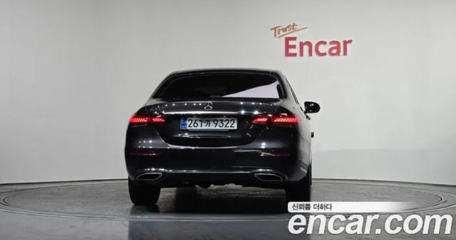 Mercedes-Benz E-Class 