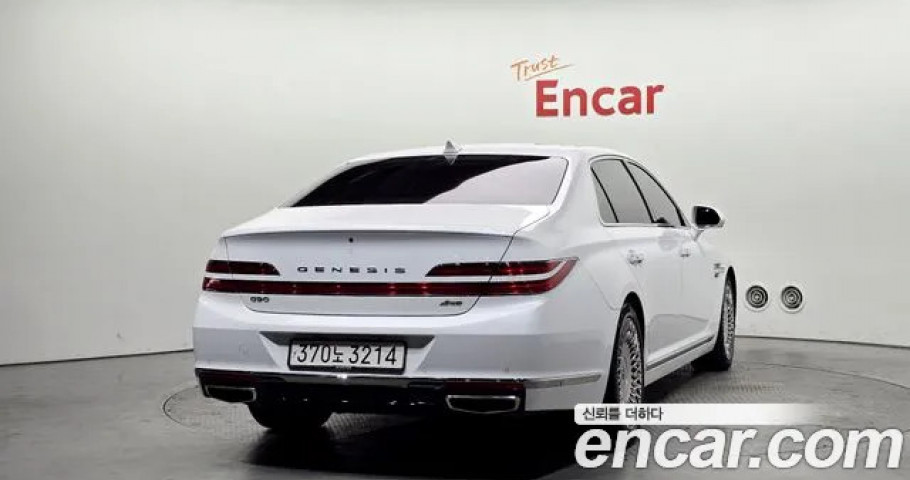 Genesis G90 