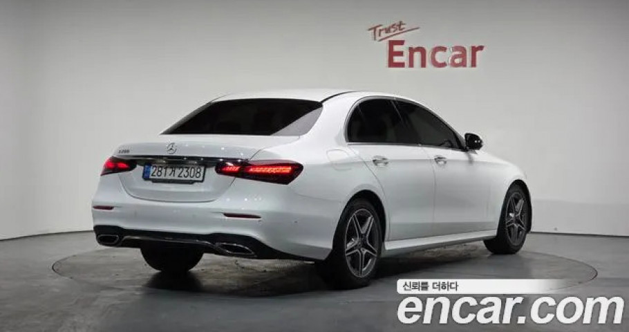 Mercedes-Benz E-Class 