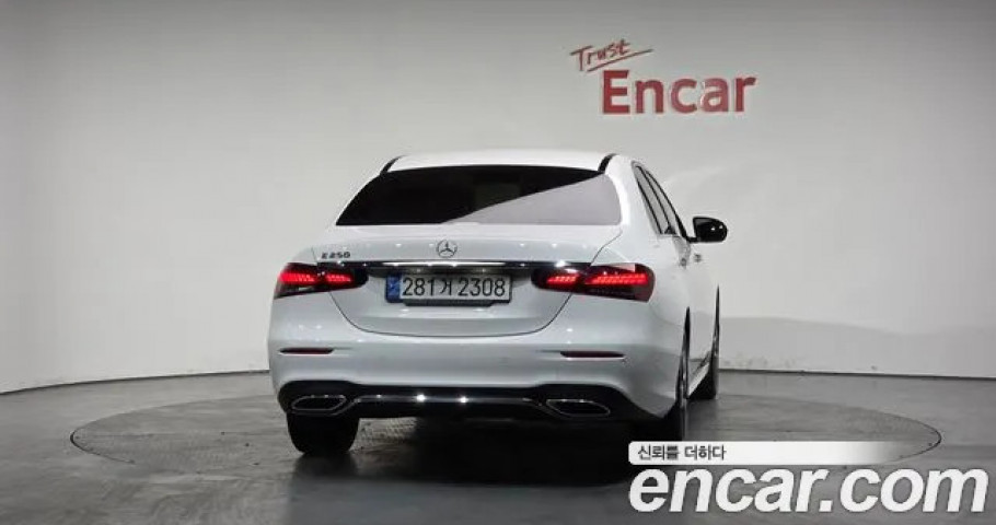 Mercedes-Benz E-Class 