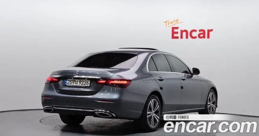 Mercedes-Benz E-Class 