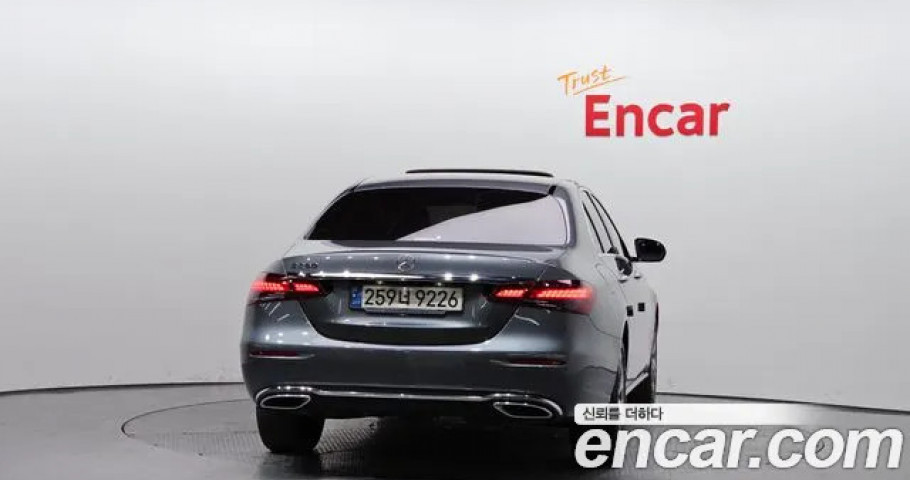 Mercedes-Benz E-Class 