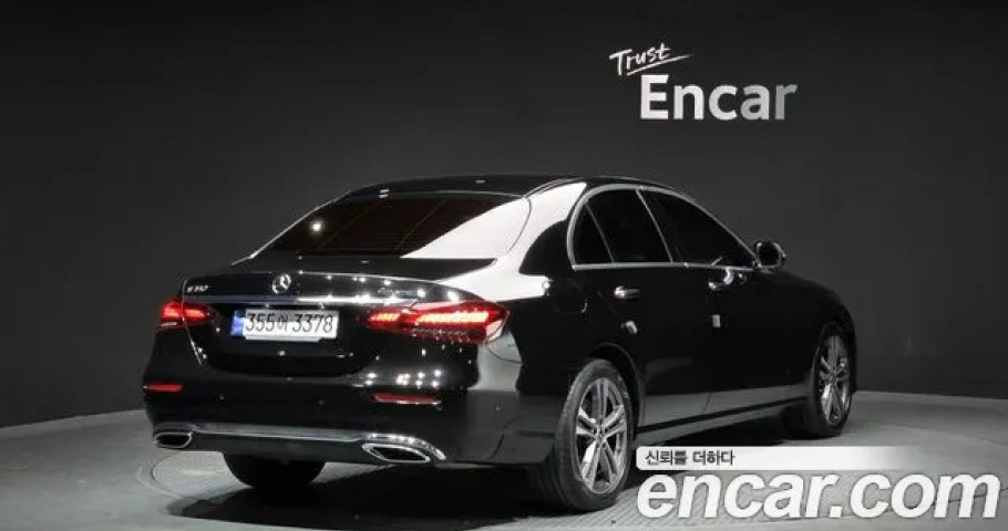 Mercedes-Benz E-Class 