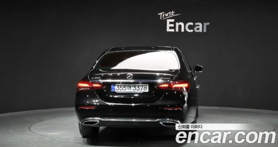 Mercedes-Benz E-Class 