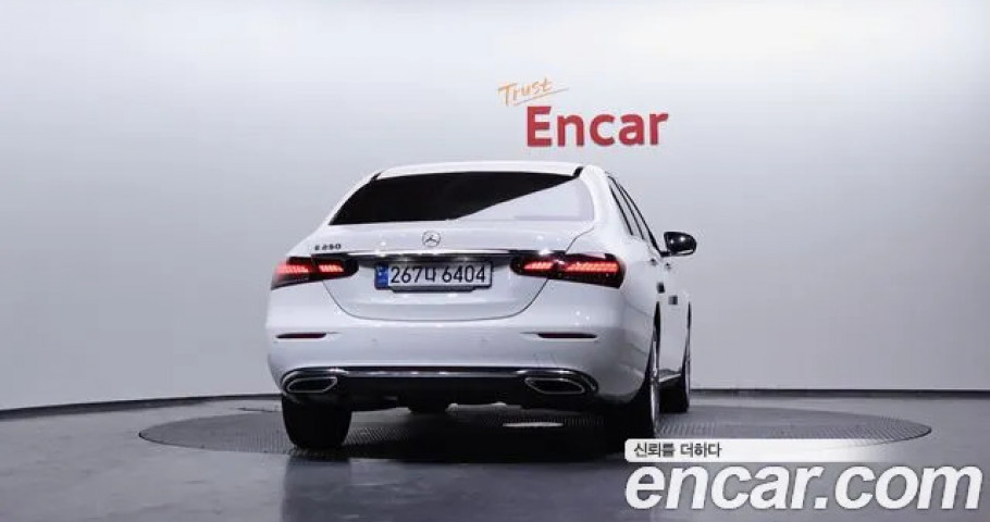 Mercedes-Benz E-Class 