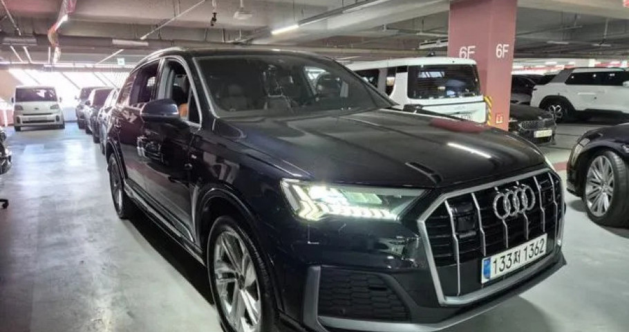 Audi Q7 