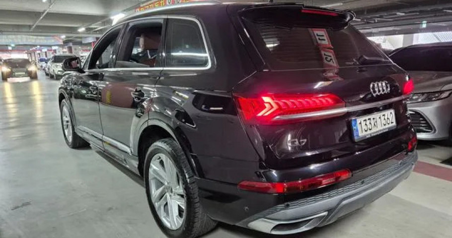 Audi Q7 