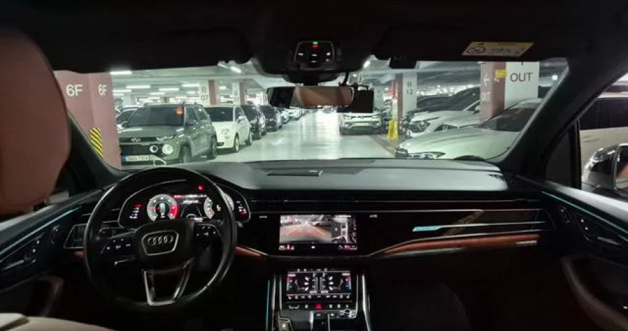 Audi Q7 