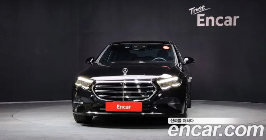 Mercedes-Benz E-Class 