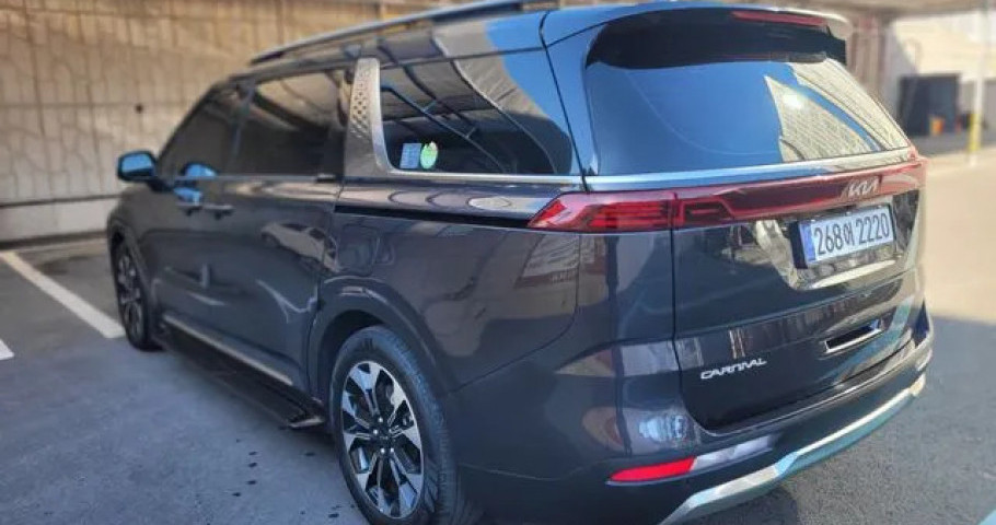 Kia Carnival 