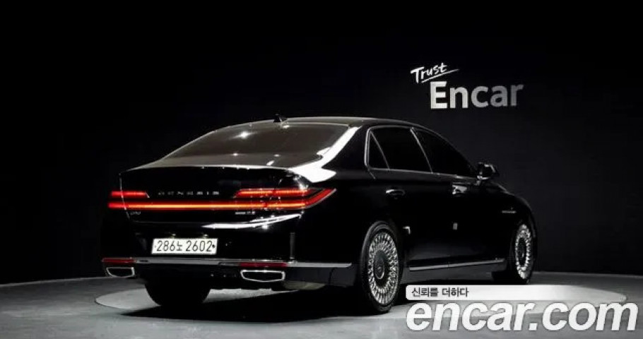 Genesis G90 