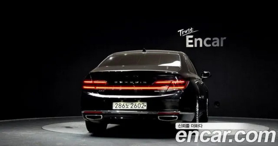Genesis G90 