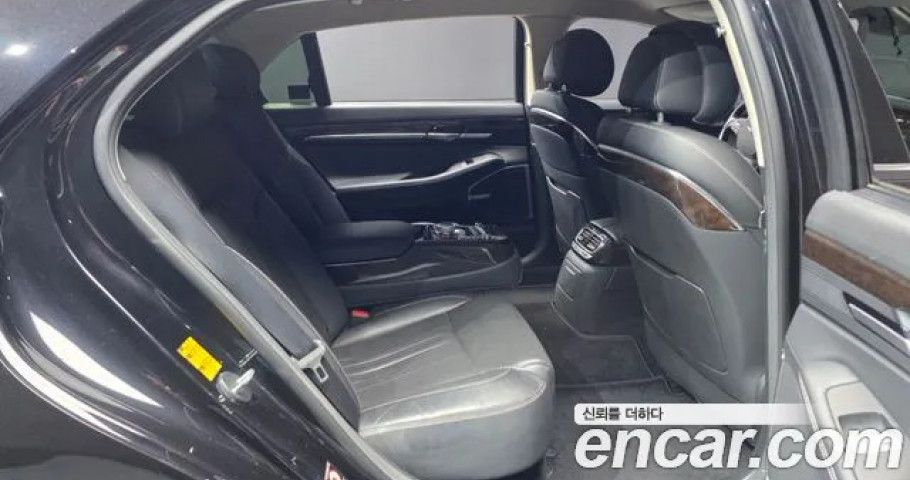 Genesis G90 
