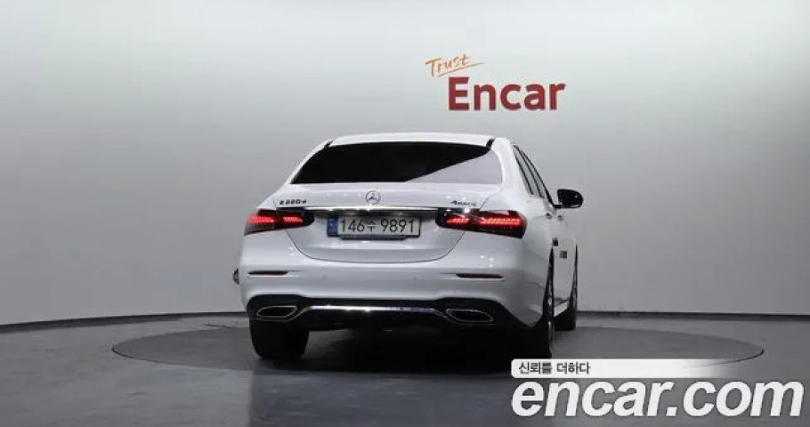 Mercedes-Benz E-Class 