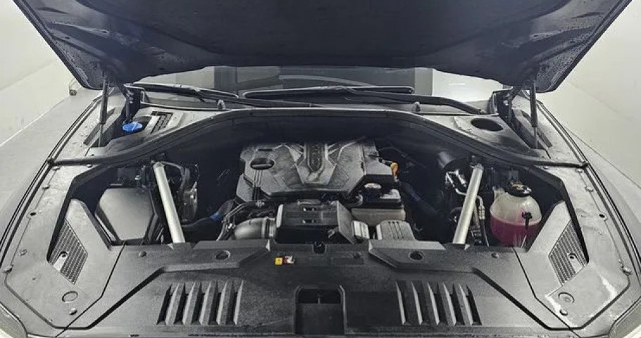 Genesis Gv70 