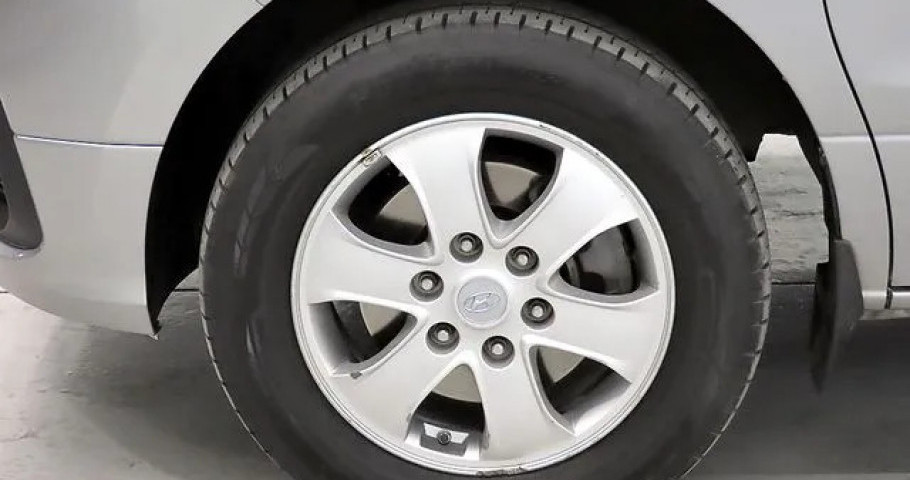 Hyundai Starex 