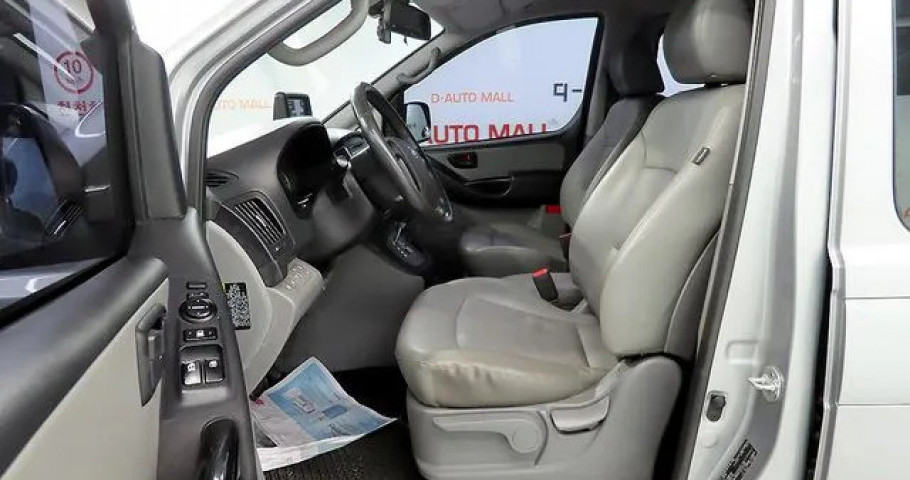 Hyundai Starex 