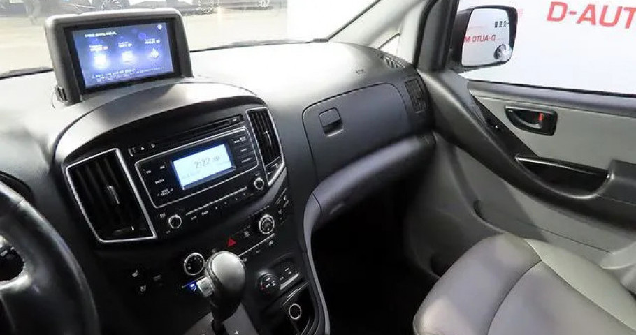 Hyundai Starex 